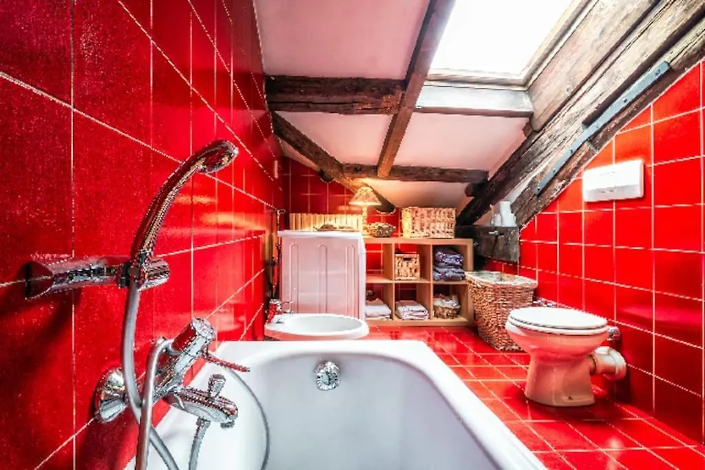 Loft Overlooking The Old Town . Feltre 0*,