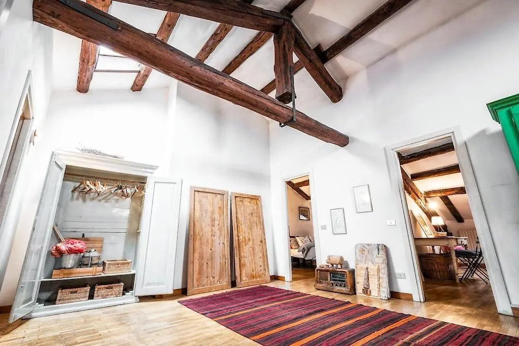 Loft Overlooking The Old Town . Feltre Olaszország
